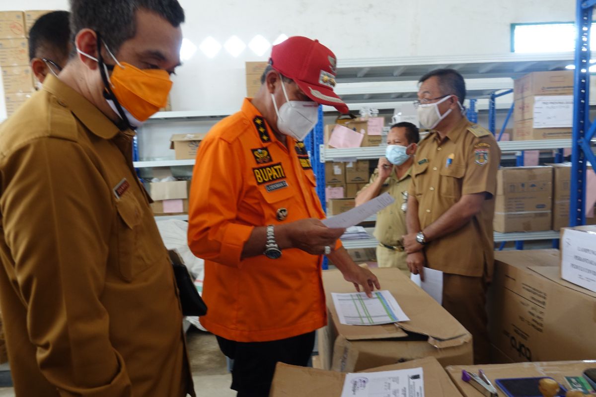 Bupati Lampung Tengah cek gudang persedian obat dan perlengkapan medis