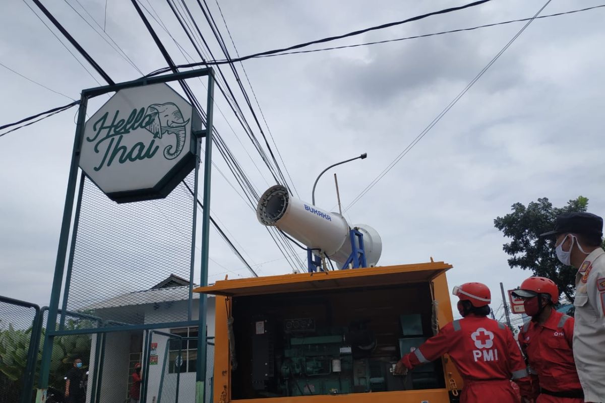 PMI Kota Sukabumi kerahkan gunner spraying cegah penyebaran COVID-19