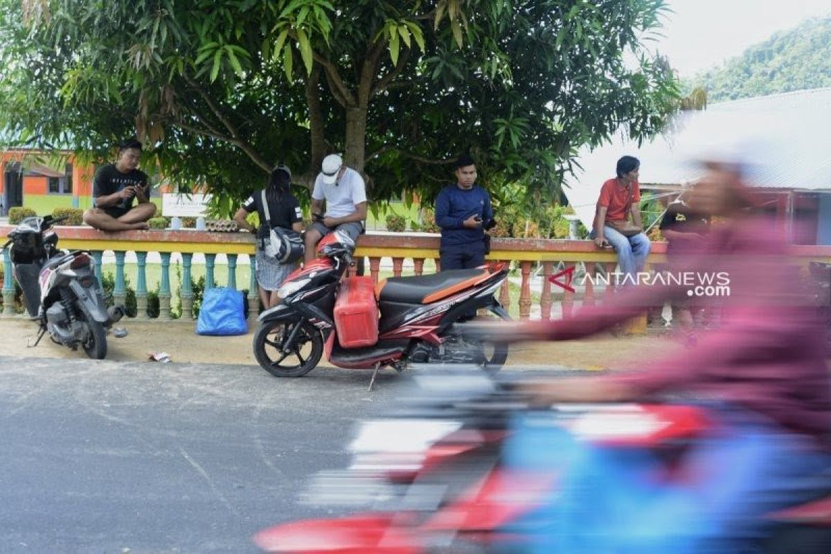 Bupati Anambas akan surati presiden terkait jaringan Telkomsel