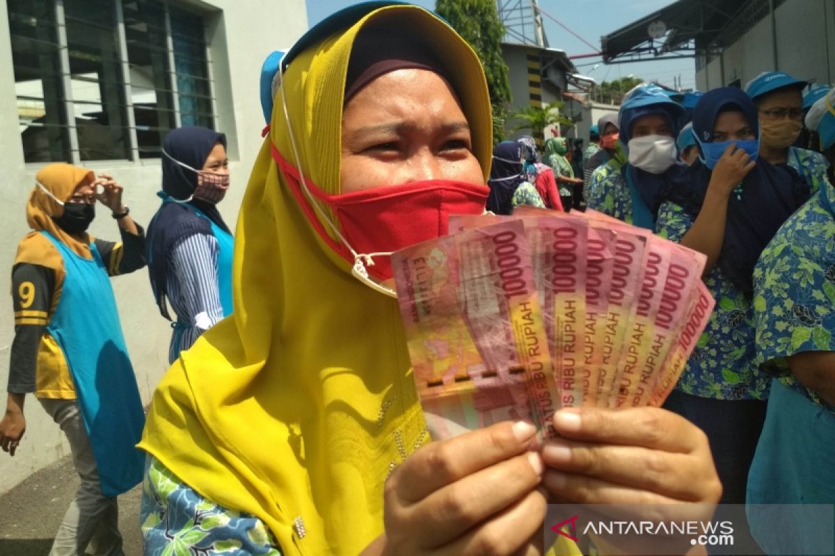 Pemerintah: THR dan Gaji ke-13 beri potensi Rp215 triliun