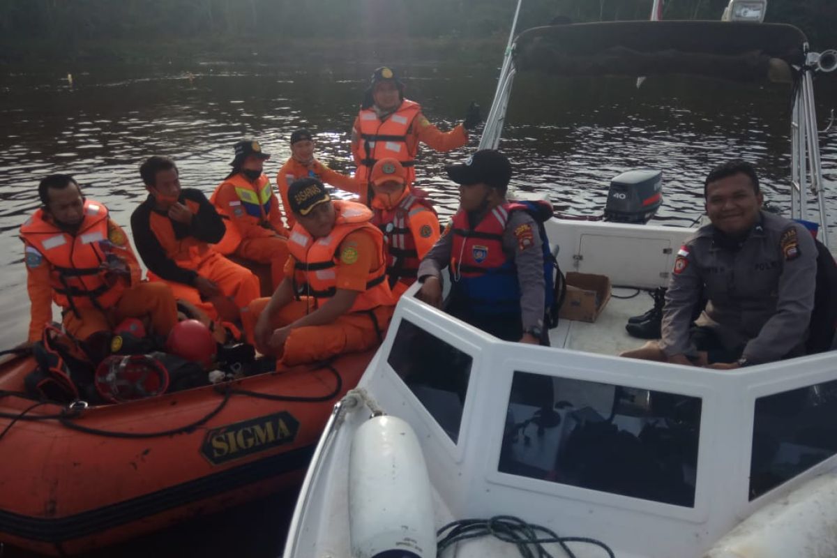 Warga tenggelam di Sungai Kapuas, tim gabungan lanjutkan pencarian