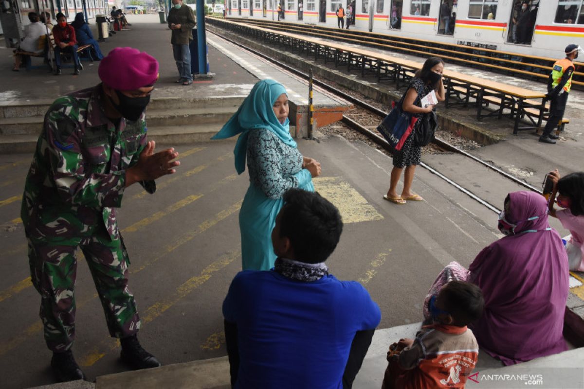 Polri humanis edukasi warga disiplin taati protokol kesehatan