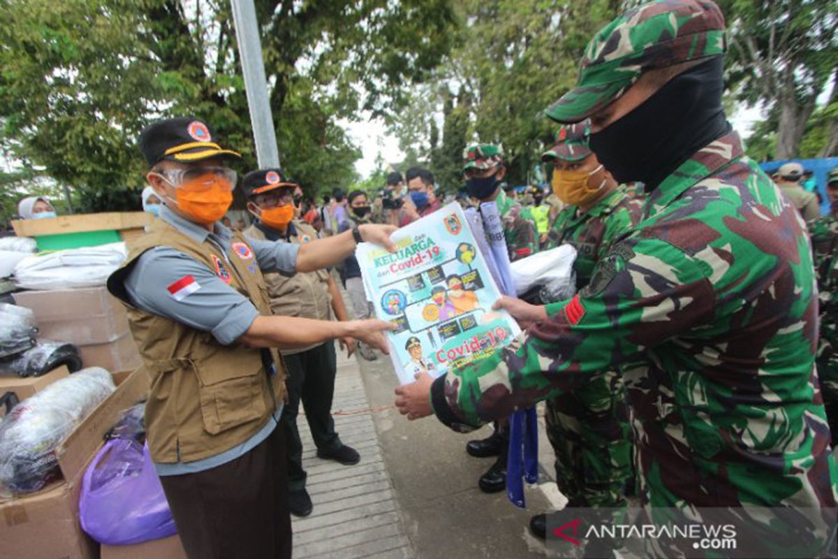 324 petugas edukasi para pedagang di 38 pasar tradisional di Banjarmasin