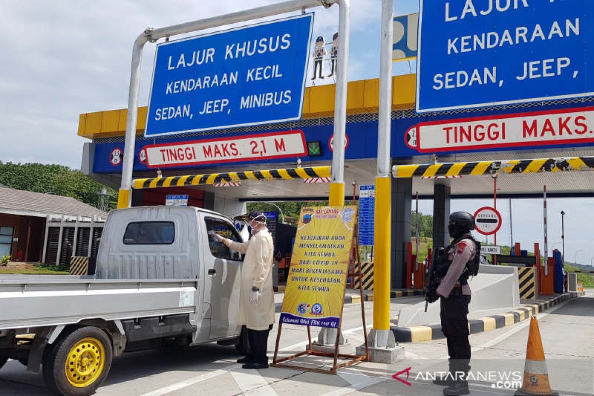 Polisi: Banyak upaya pemudik lolos penyekatan di tol Kalikangkung Semarang