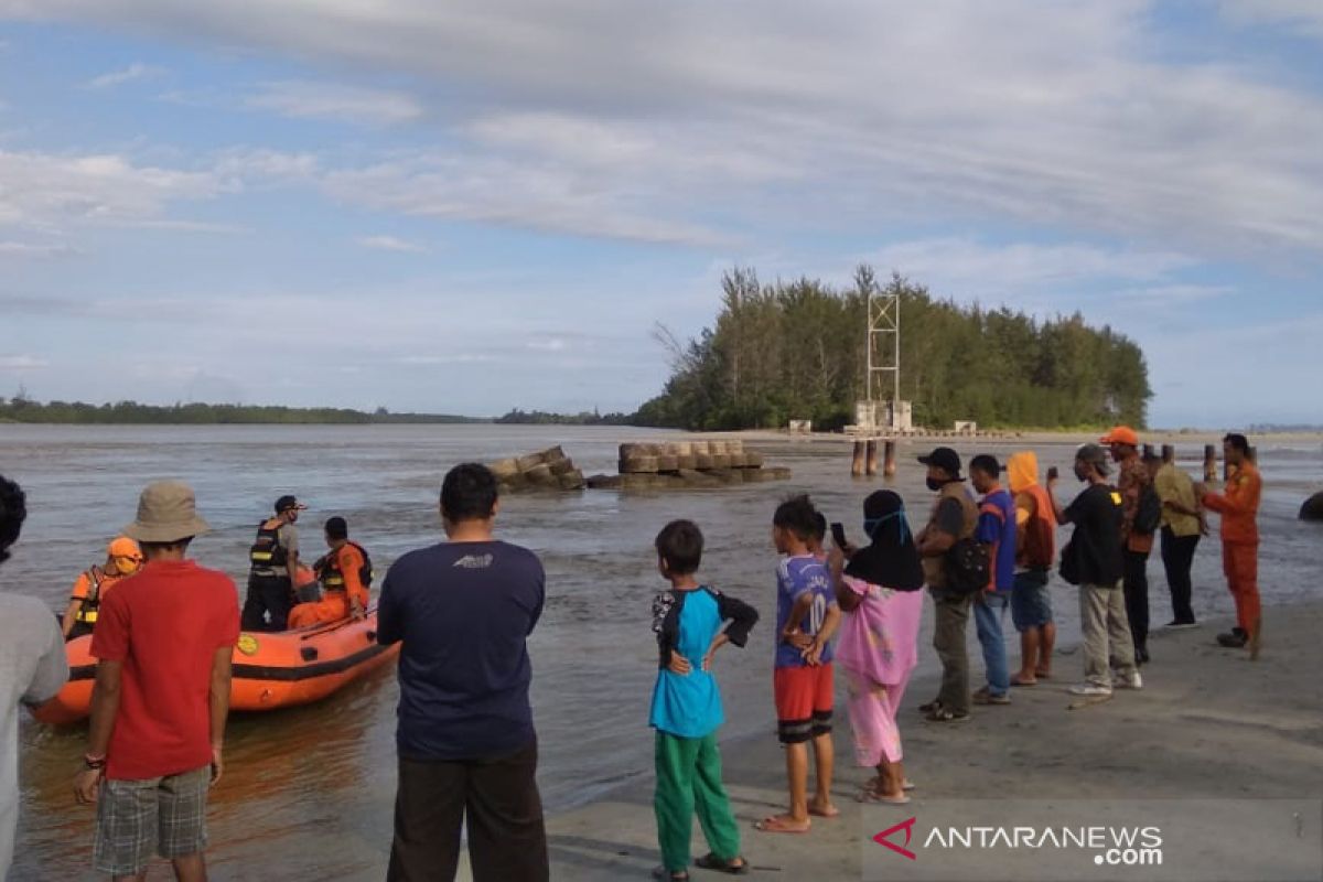 Empat pelajar Bengkulu tenggelam di laut, satu orang hilang