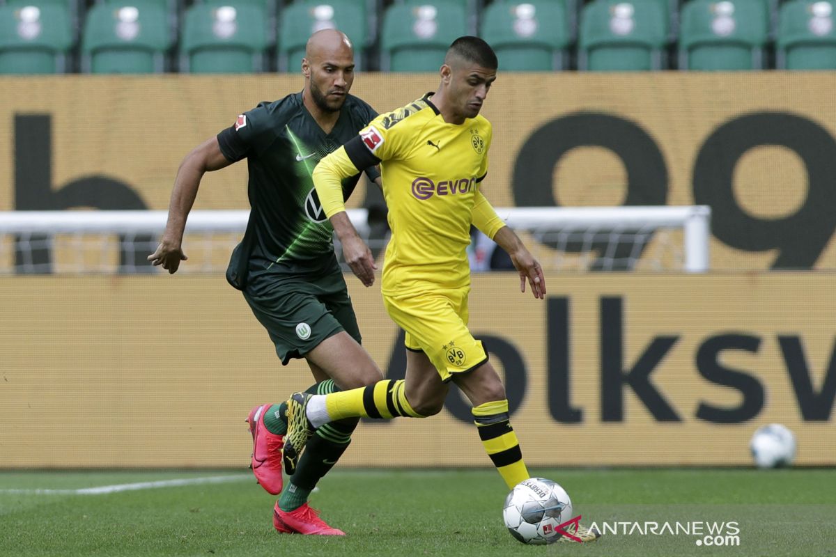 Pemain Borussia Mahmoud Dahoud resmi direkrutan Brighton