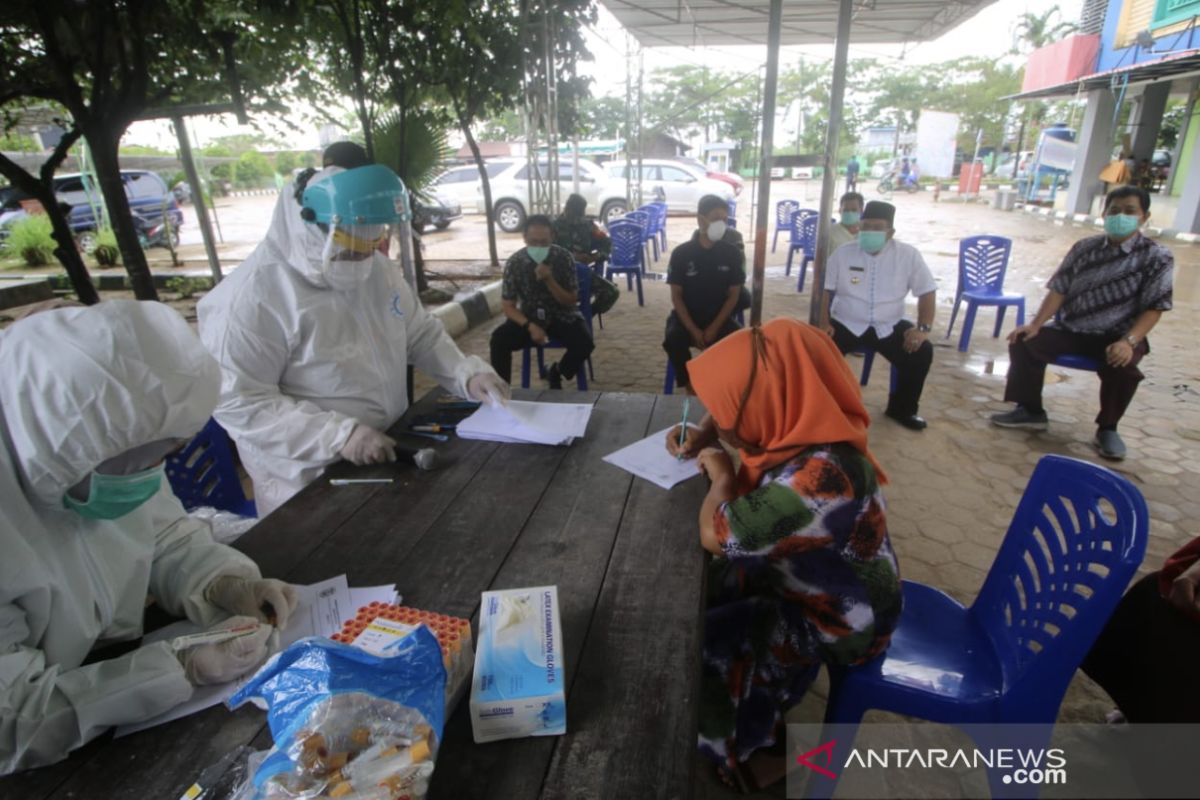 Pemkab Kutai Timur laksanakan rapid test pedagang di pasar