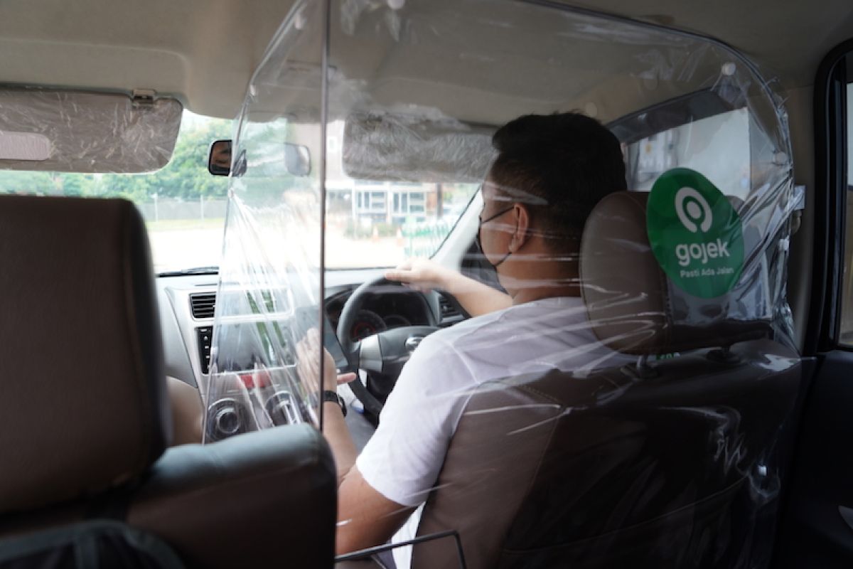 Normal baru, Gojek pasang sekat pelindung di 1.000 armada GoCar