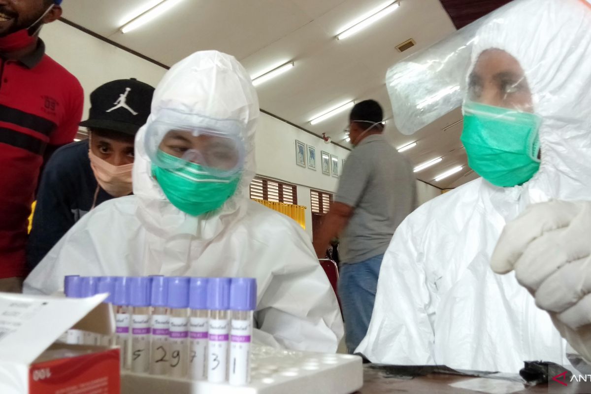 Alat pemeriksa TBC di Sorong digunakan untuk tes COVID-19