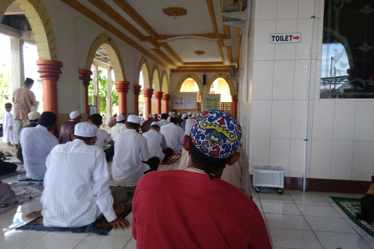 Banjarmasin to establish pilot mosque to fulfil health protocol