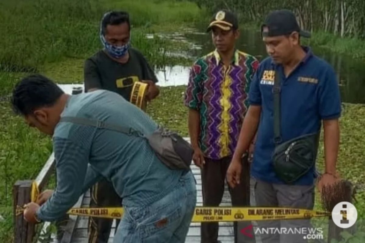 Polres Hulu Sungai Tengah Kalsel tutup ujung jalan Mahang Paku