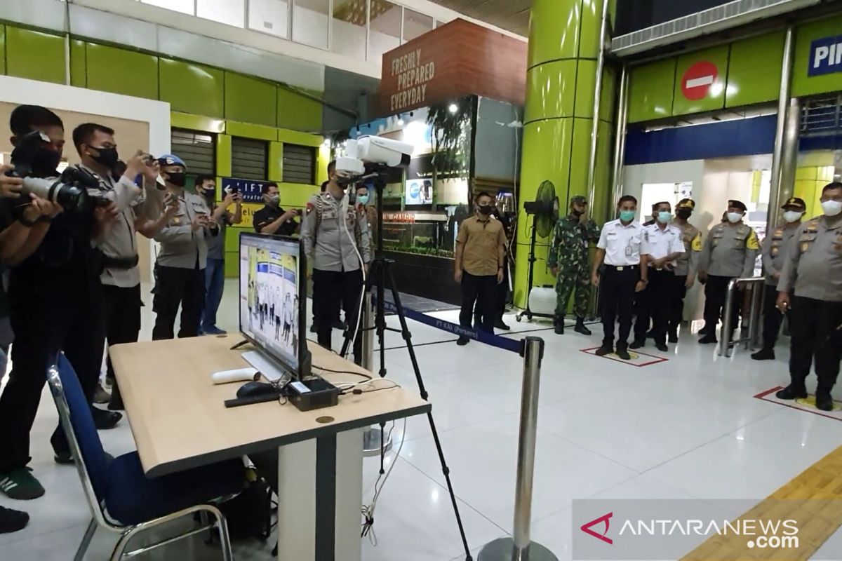 Polda Metro perbanyak petugas di pasar tradisional saat normal baru