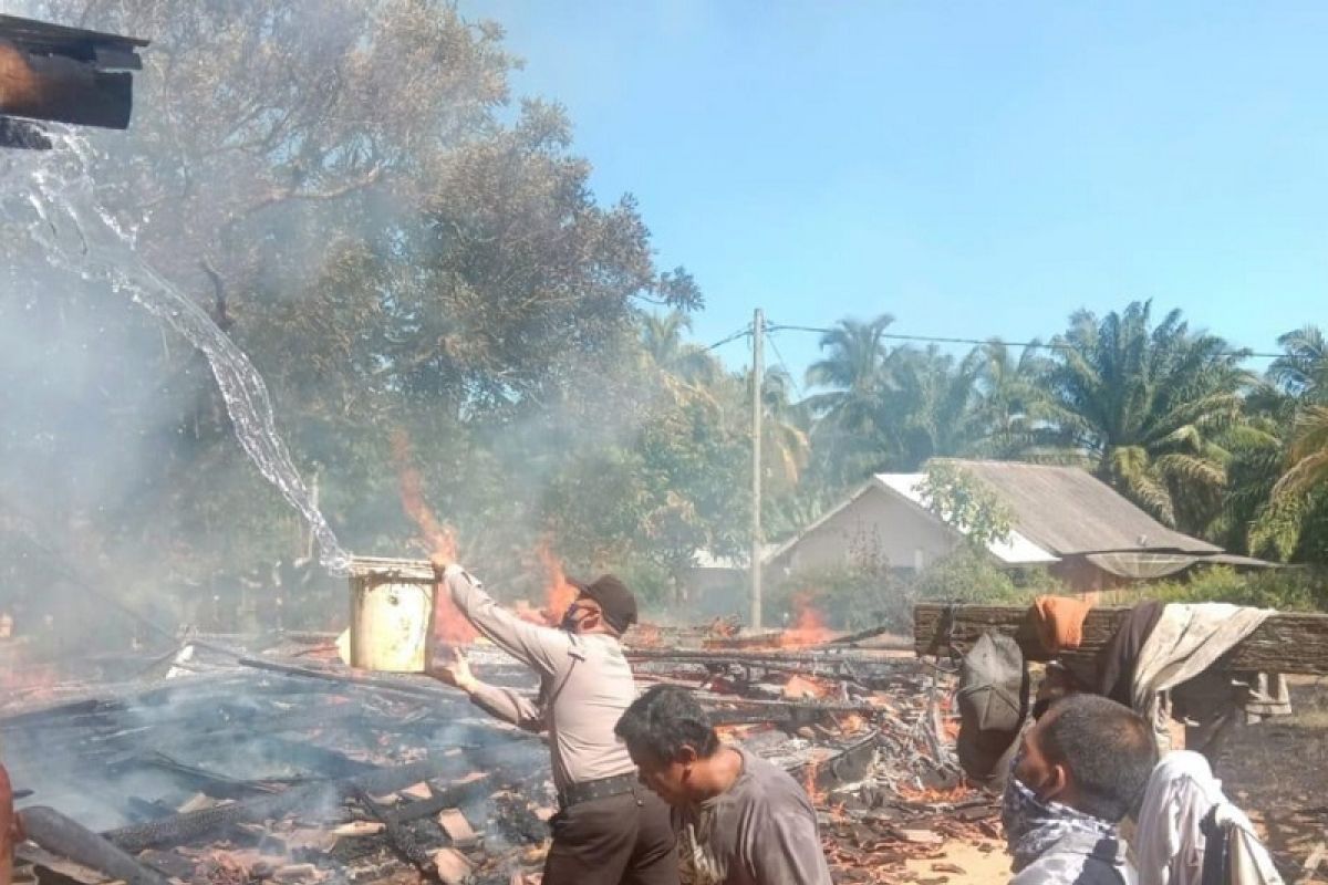 Kebakaran hanguskan rumah petani Mukomuko