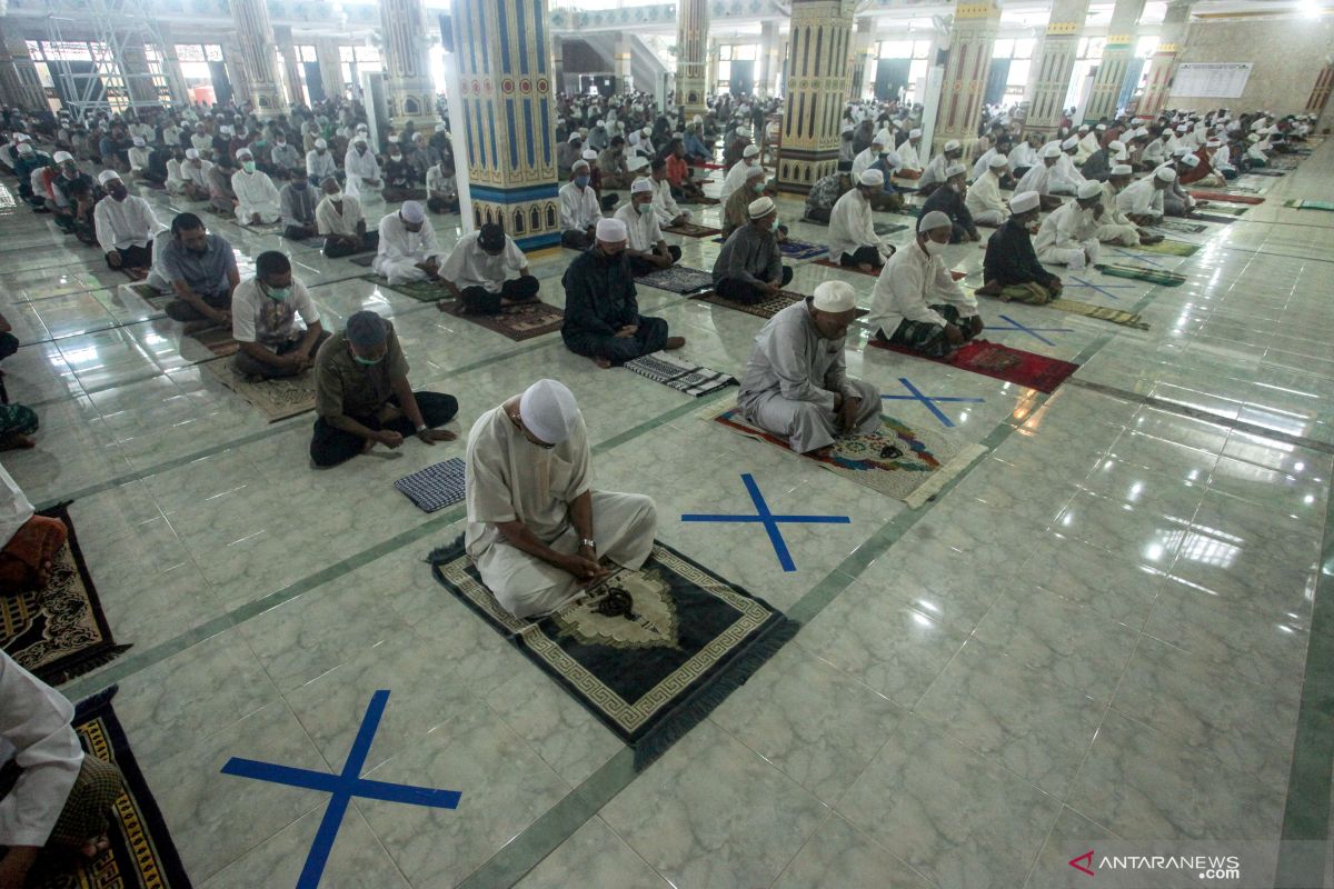 Shalat Jumat dilakukan dua sesi dinilai tidak sah