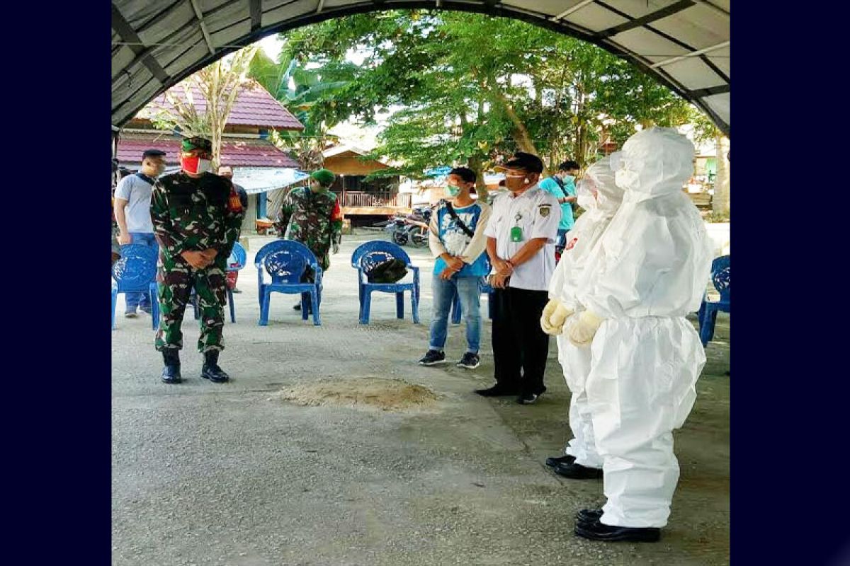 Dandim  tinjau rapid test massal di pasar Muara Teweh