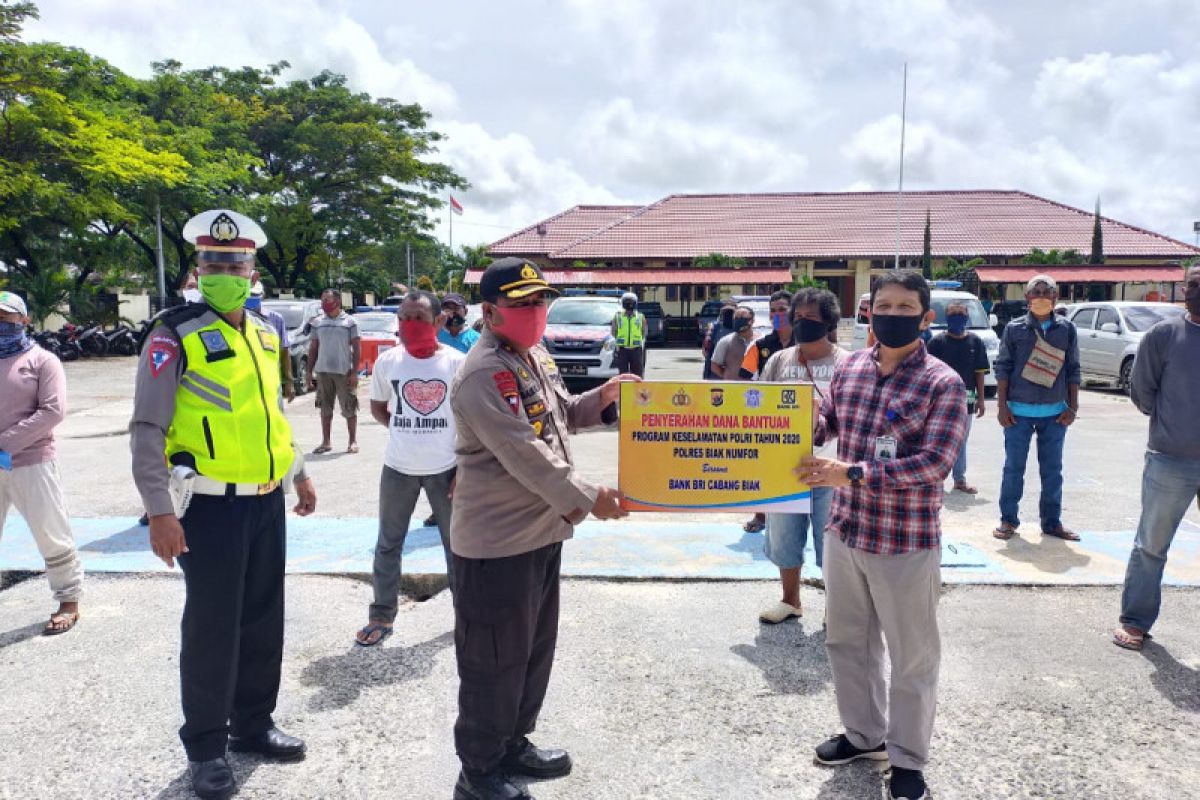 Satlantas Polres Biak proses pencairan BLT warga terdampak COVID-19