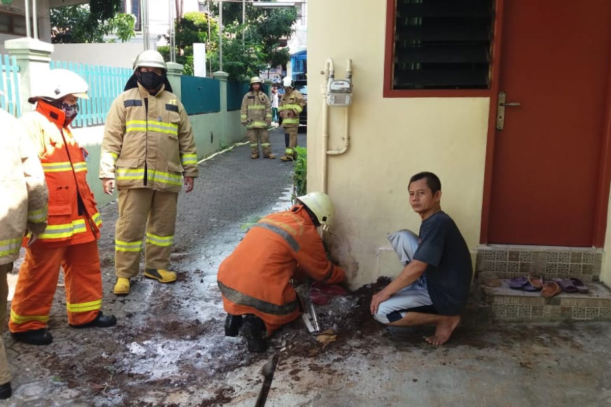 Instalasi pipa gas di Duren Sawit Jakarta terbakar