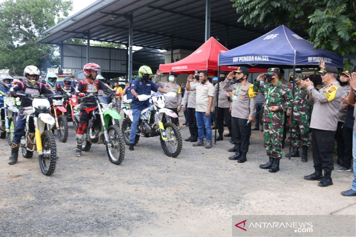 Polda kerahkan komunitas otomotif salurkan bantuan ke pelosok Kalsel