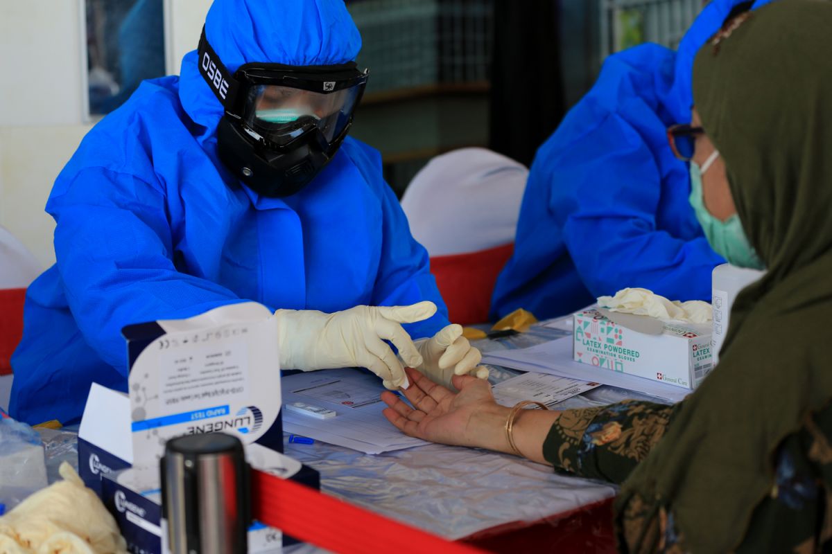 BIN gelar tes swab massal di Jalan Gresik PPI Surabaya