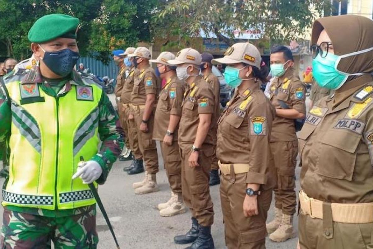 Ratusan personel TNI/Polri diterjunkan disiplinkan warga ikuti protokol COVID-19