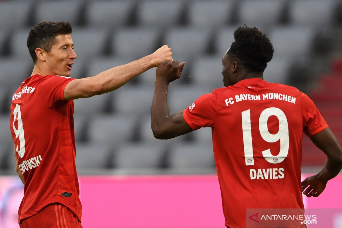 Dwigol Lewandowski, Bayern menang besar atas Duesseldorf