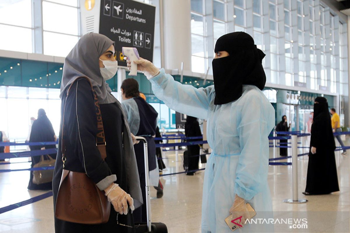 Jamaah haji dari lima kota Arab Saudi telah tiba di Bandara Kingabdulaziz