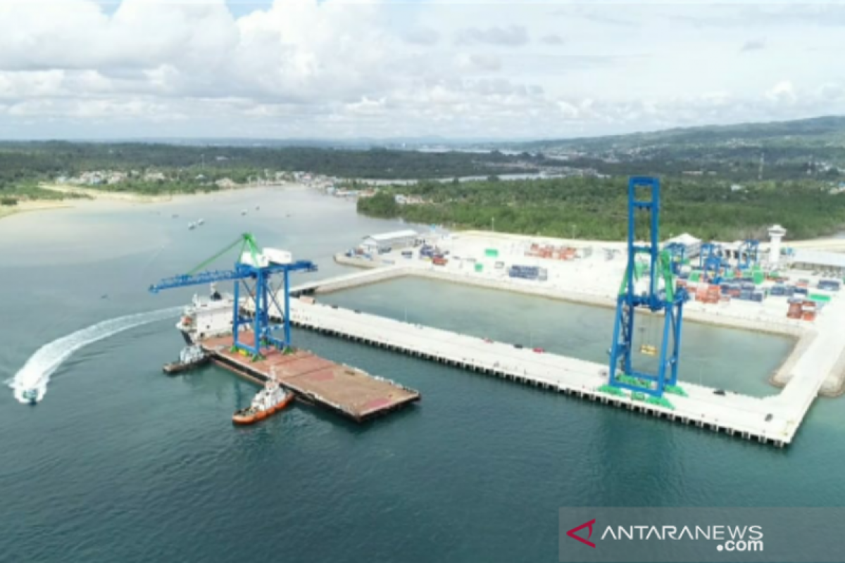 PT Pelindo IV Kendari datangkan satu unit container crane dari Korsel