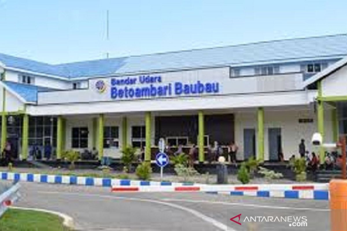 Karantina Baubau menggagalkan pengiriman Lola di Bandara Baubau