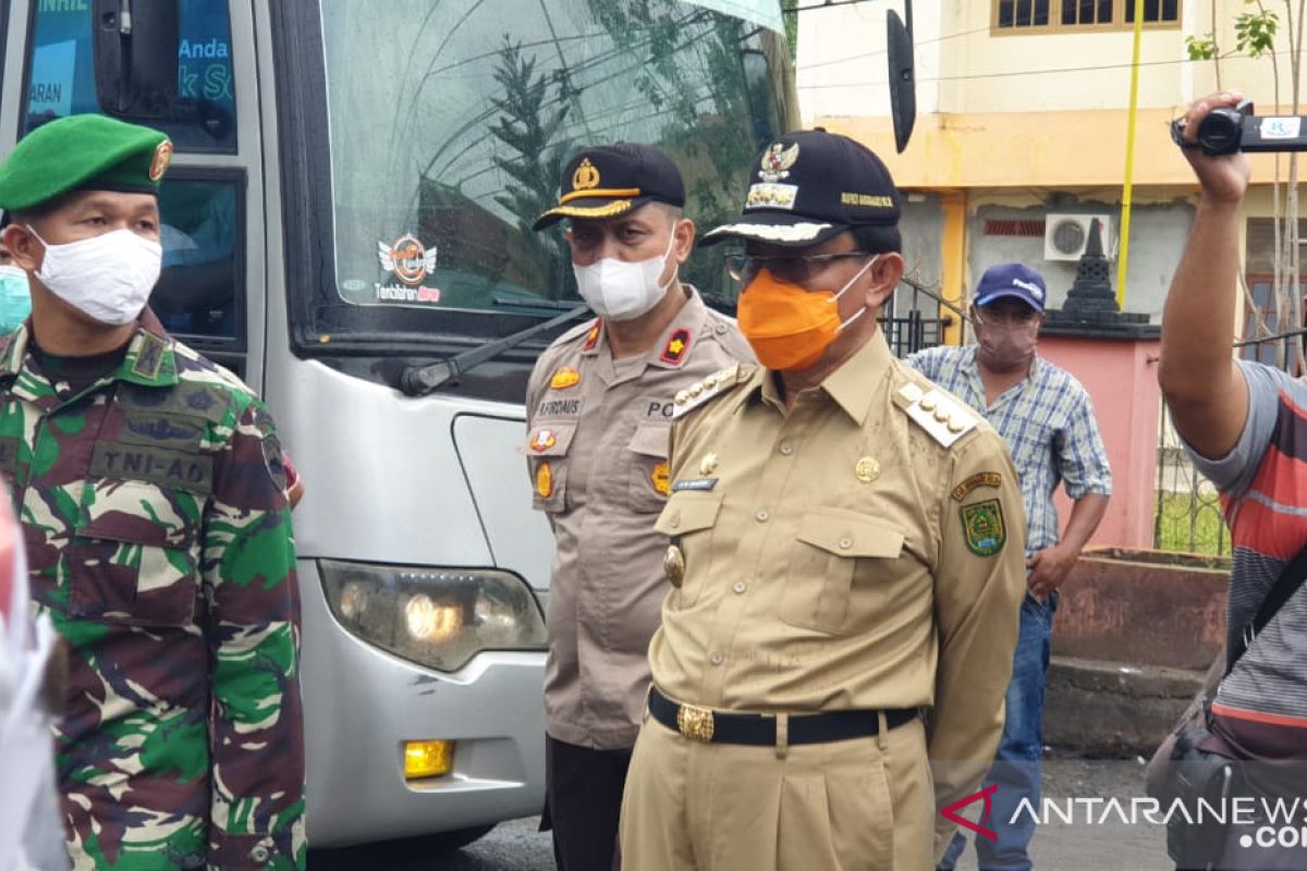 Bupati Inhil resmikan tim terpadu penegakan disiplin masyarakat produktif aman COVID-19