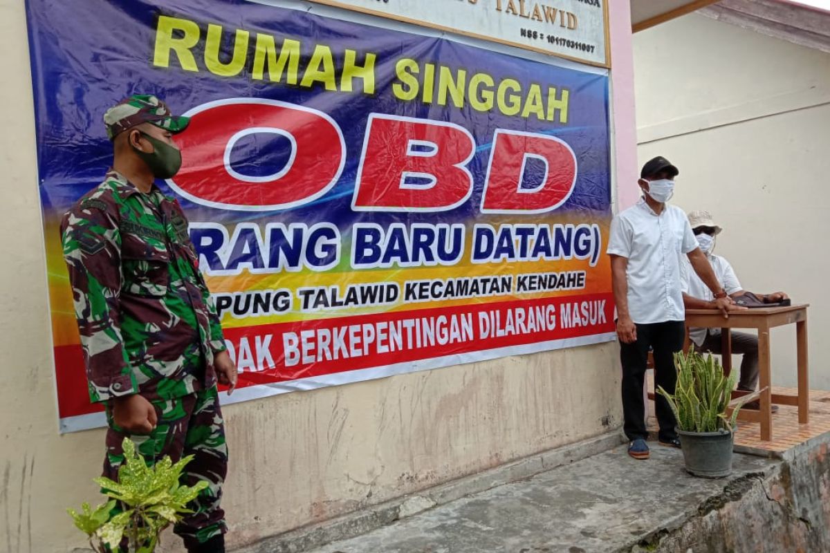 Babinsa di Sangihe bantu siapkan rumah singgah bagi pelaku perjalanan