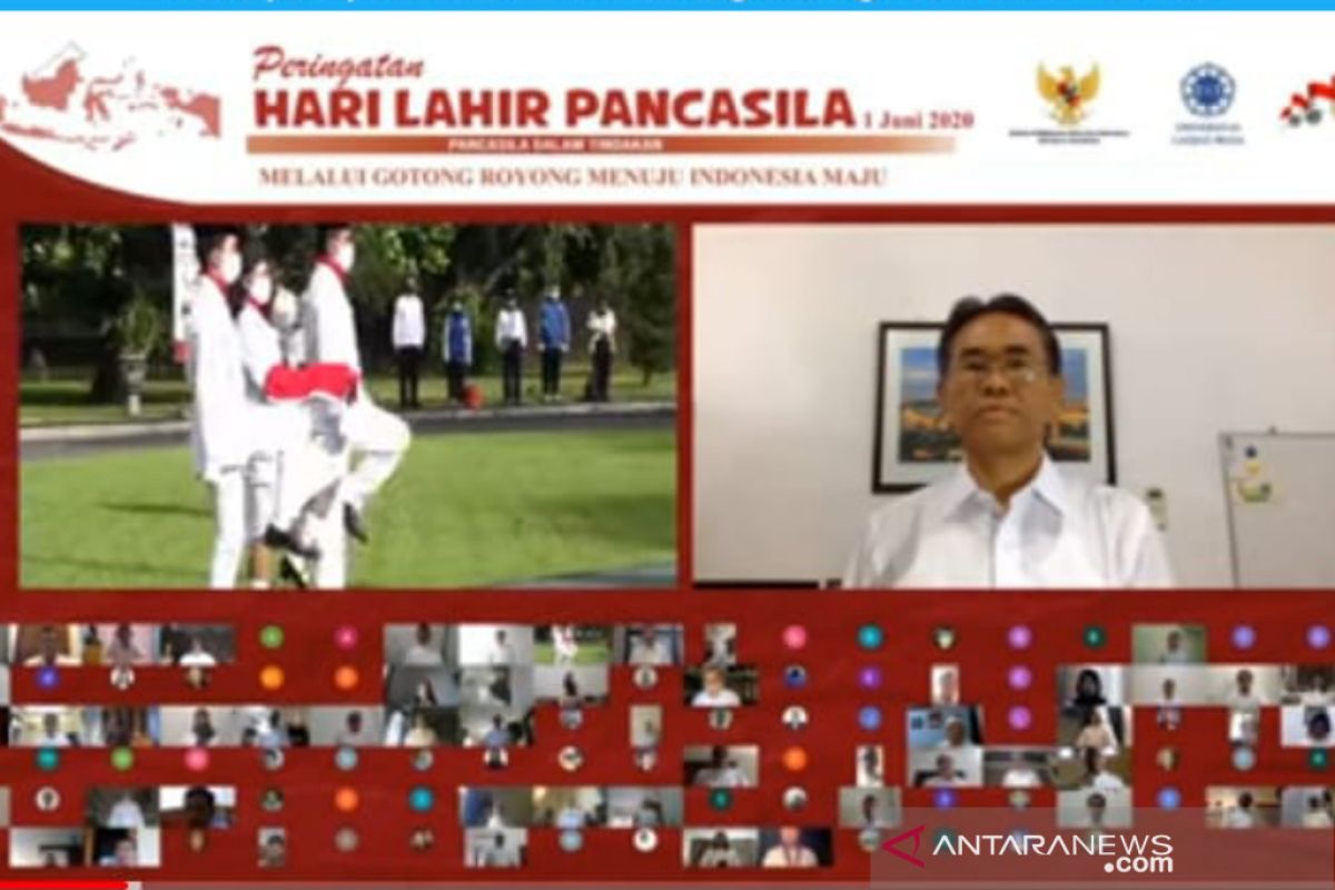 Rektor UGM berharap  Pancasila terus diaktualisasikan saat normal baru