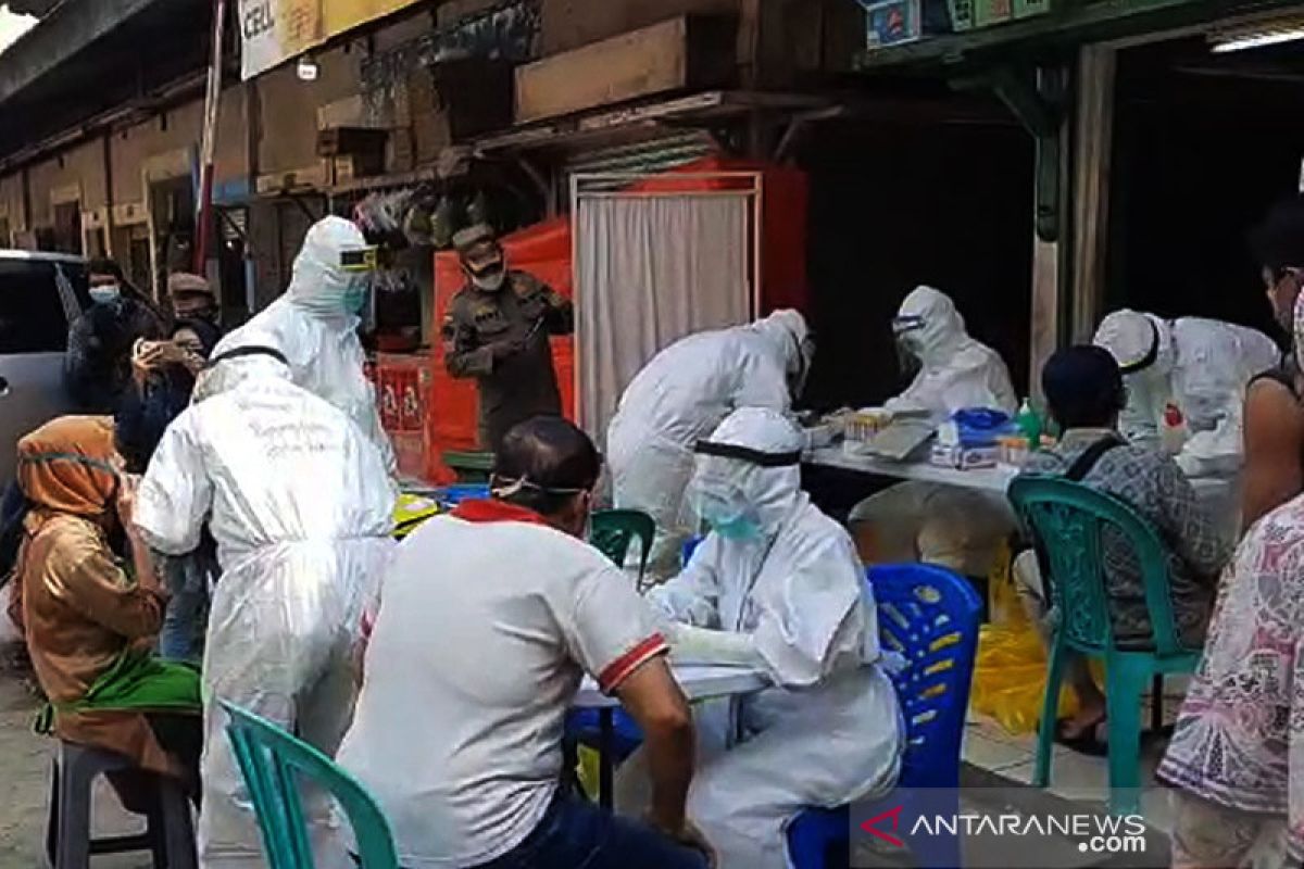 9 kasus COVID-19 terkonfirmasi di Pasar Petojo Enclek Gambir