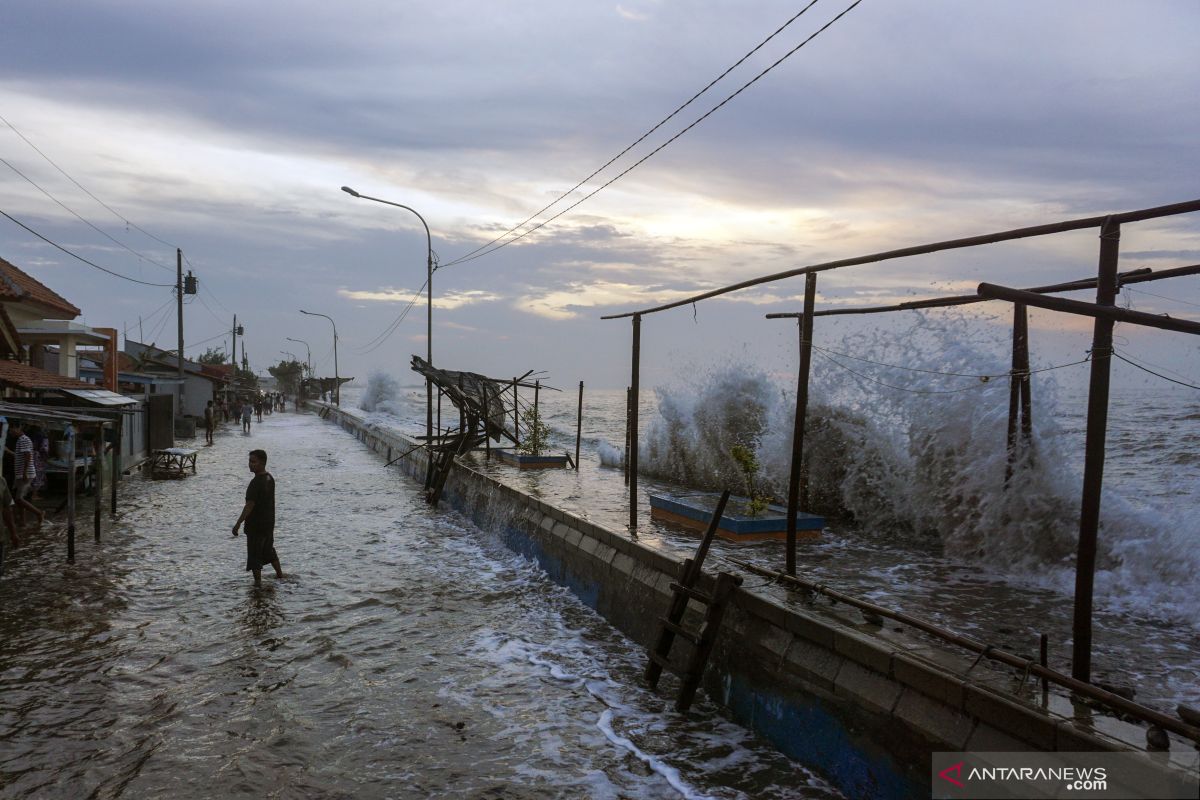 Banjir rob di utara Jawa bukan akibat gerhana bulan