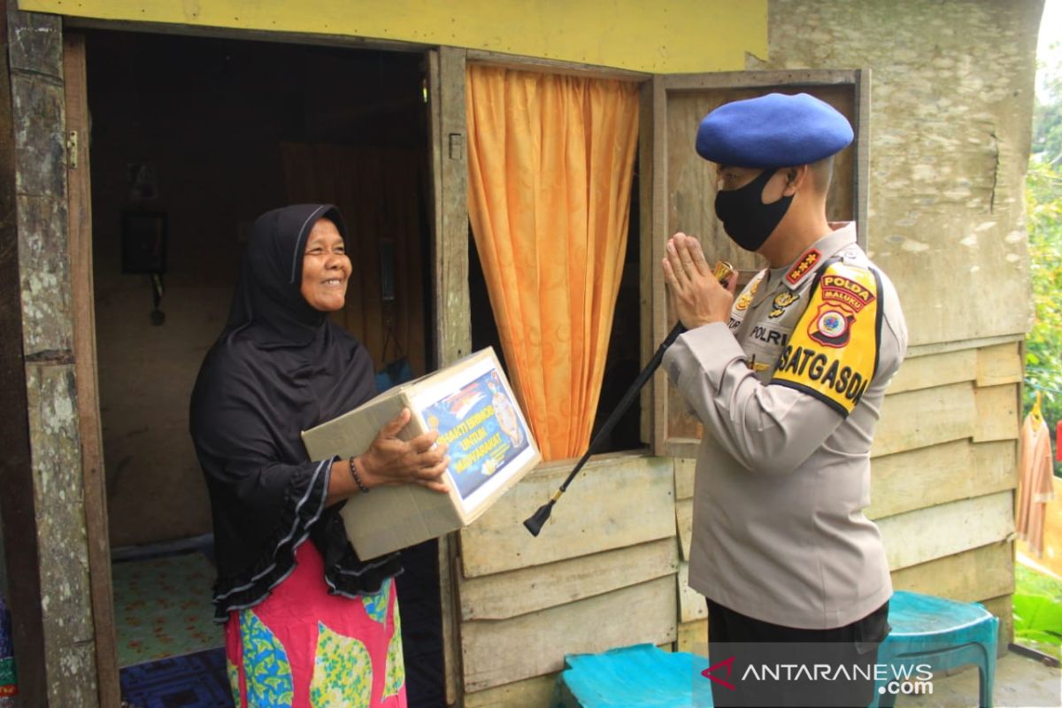 Satuan Brimob peringati Hari Lahir Pancasila dengan bakti sosial