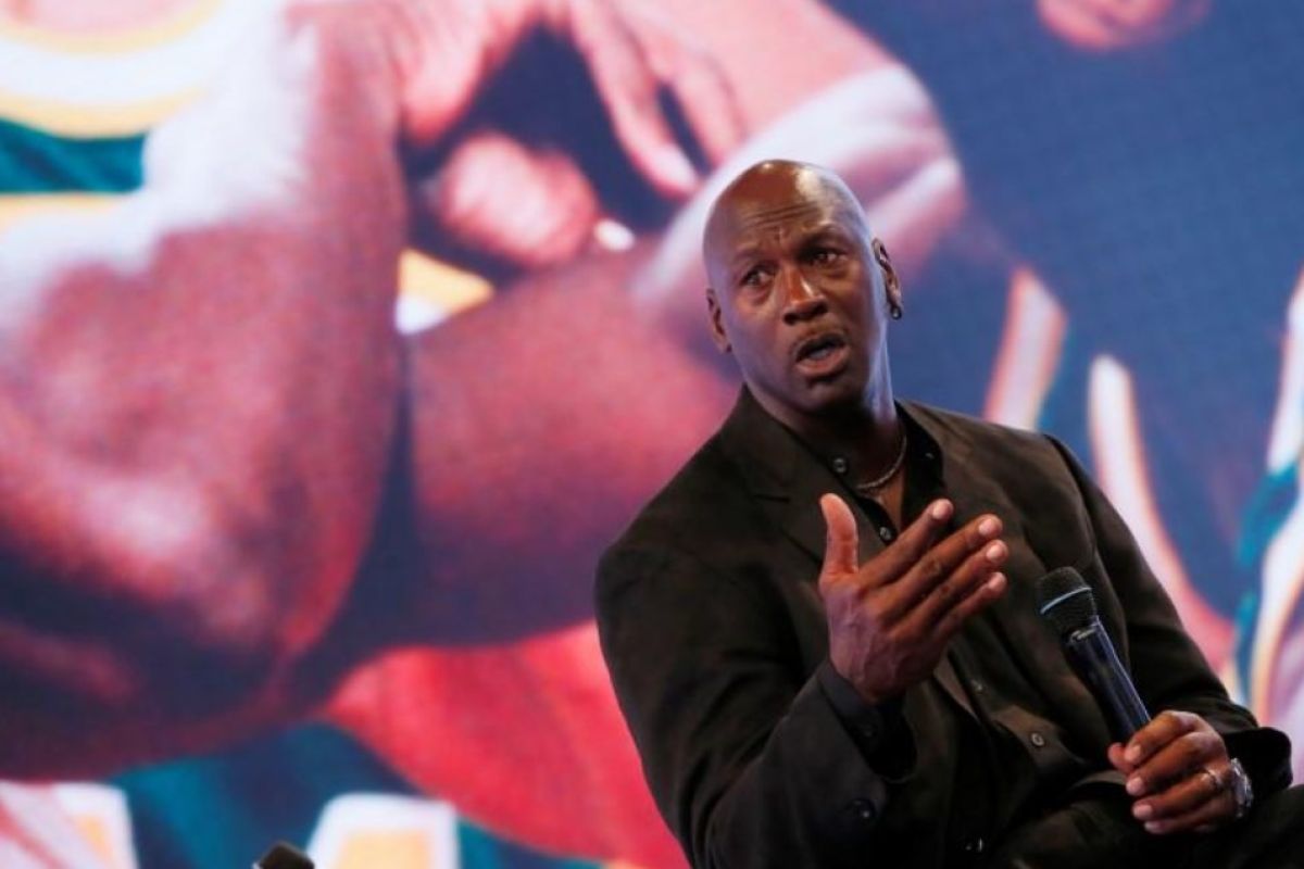 Michael Jordan menyuarakan kemarahan terhadap kematian George Floyd