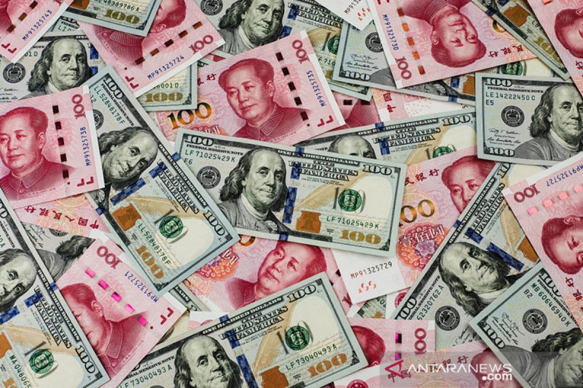 Yuan melemah 74 basis poin menjadi 6,9969 terhadap dolar AS