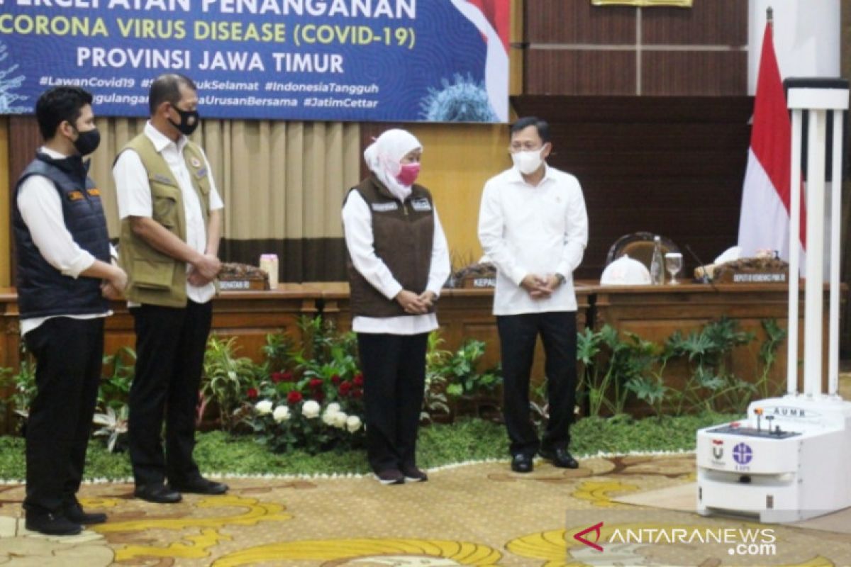 Pemerintah sumbangkan robot AUMR bantu penanganan COVID-19 di Jatim (Video)