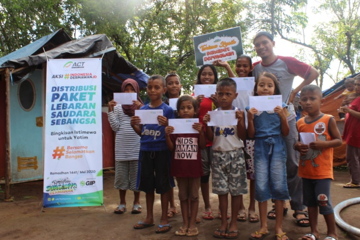 ACT Maluku santuni anak yatim di Desa Liang