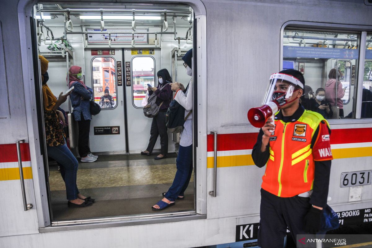 Jam operasional KRL ditambah saat PSBB transisi