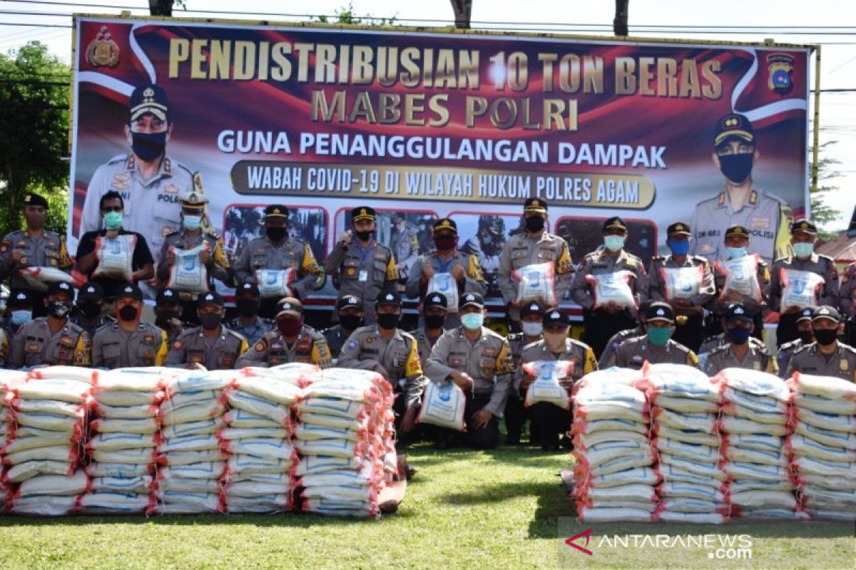 Polres Agam salurkan 10 ton beras bagi warga terdampak COVID-19