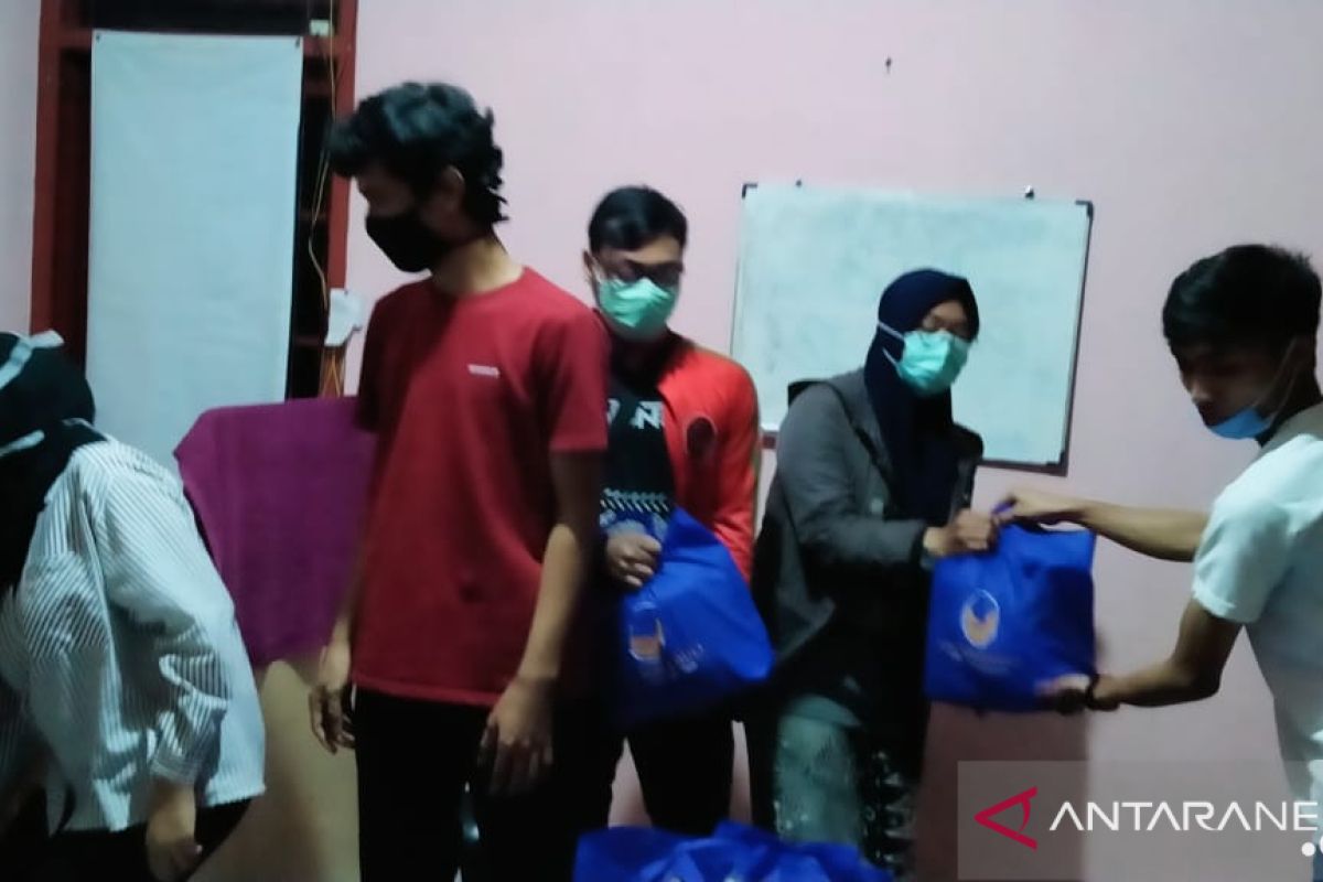 Mahasiswa Sulteng  di Bandung dapat bantuan sembako dari Ahmad Ali