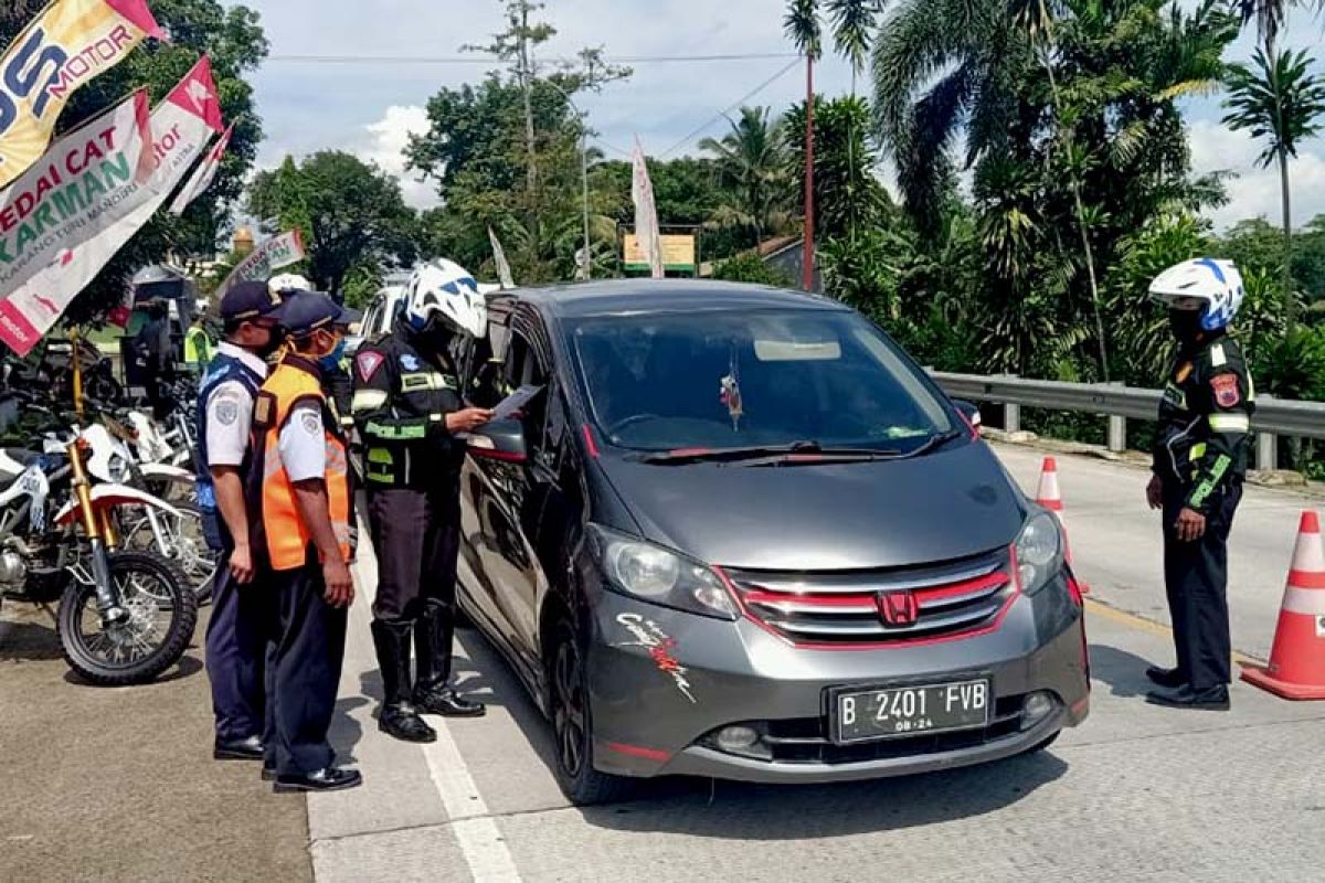 Polresta Banyumas sisir kendaraan travel gelap tujuan Ibu Kota