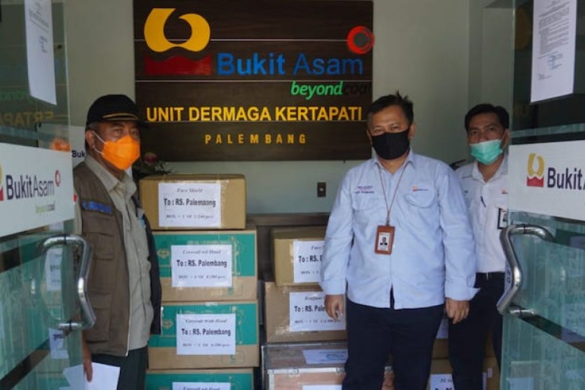 Bukit Asam salurkan bantuan alat kesehatan ke RSUD Siti Fatimah Palembang