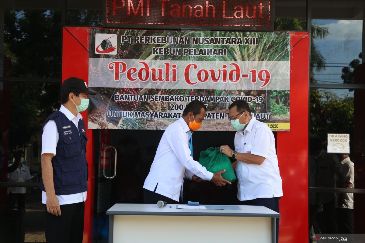 PTPN bantu 200 paket sembako kepada warga terdampak COVID-19