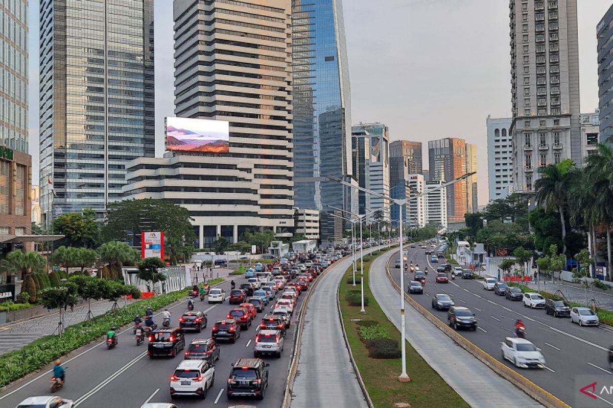 Kawasan Sudirman Jakarta kembali padat saat New Normal