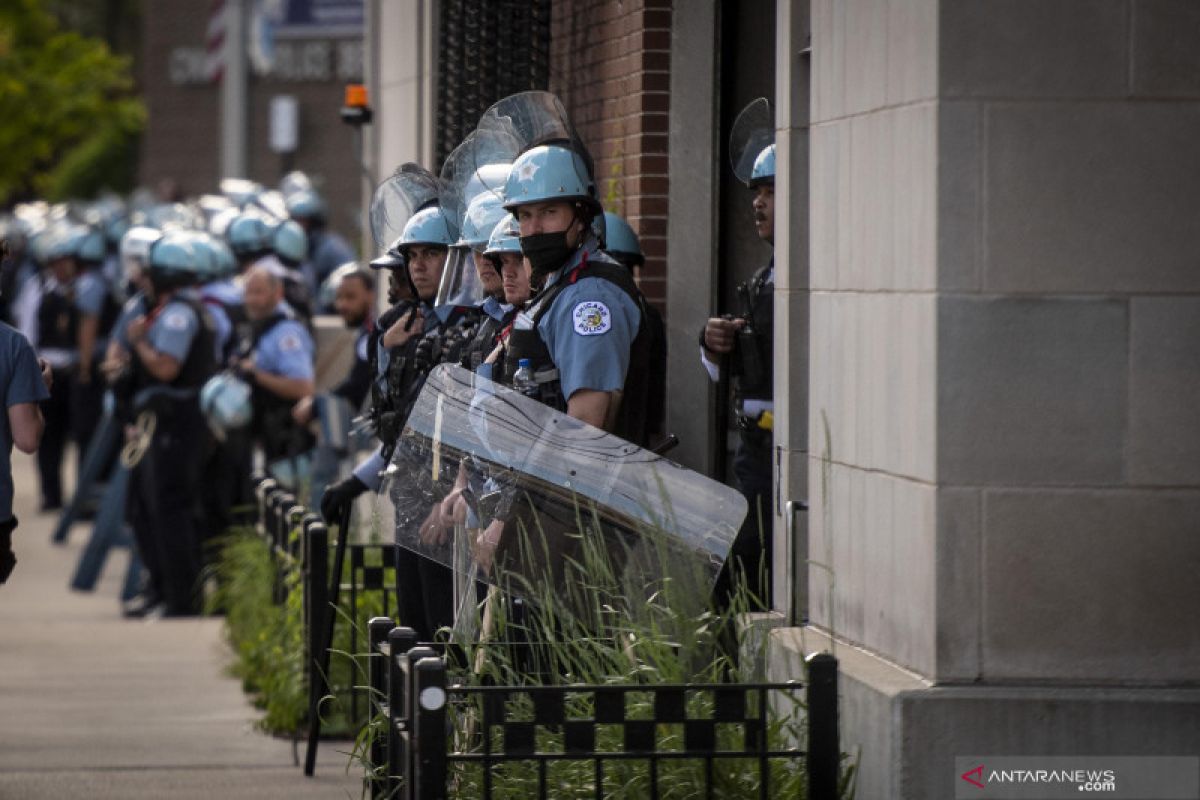 Penjarahan masal terjadi di Chicago AS, 100 orang ditangkap