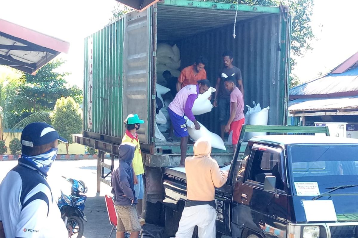 Bulog Timika layani permintaan 1.100 ton beras untuk Pemkab Mimika