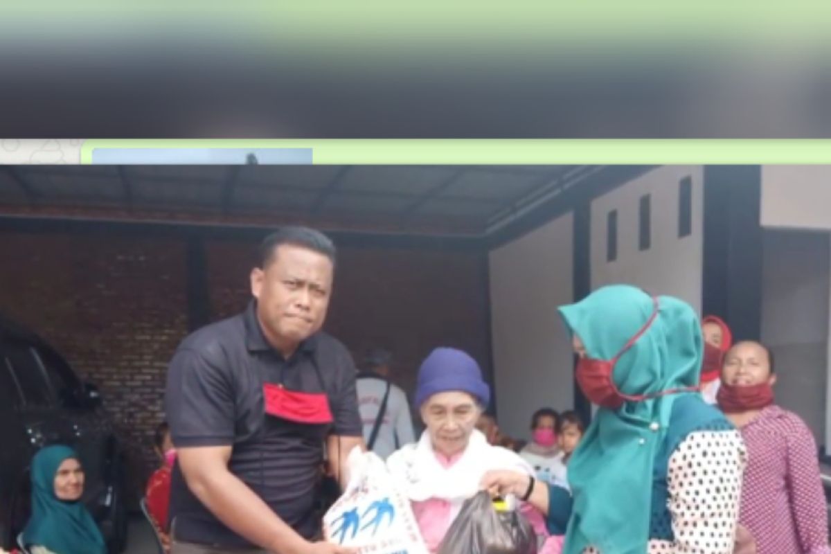 Kades Bukit Selamat Besitang Langkat donasikan honornya untuk warga yang tidak masuk penerima bantuan