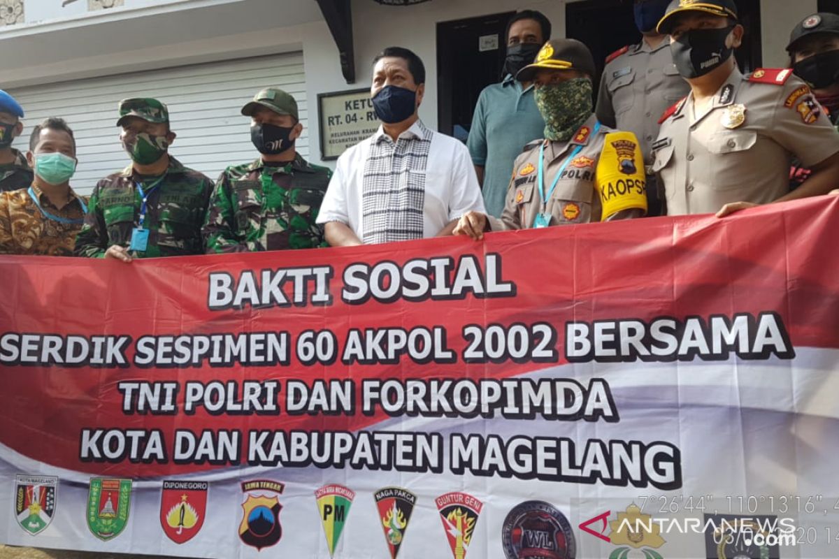 Serdik Sespimmen 60 Akpol 2002 baksos bantu warga terdampak COVID-19