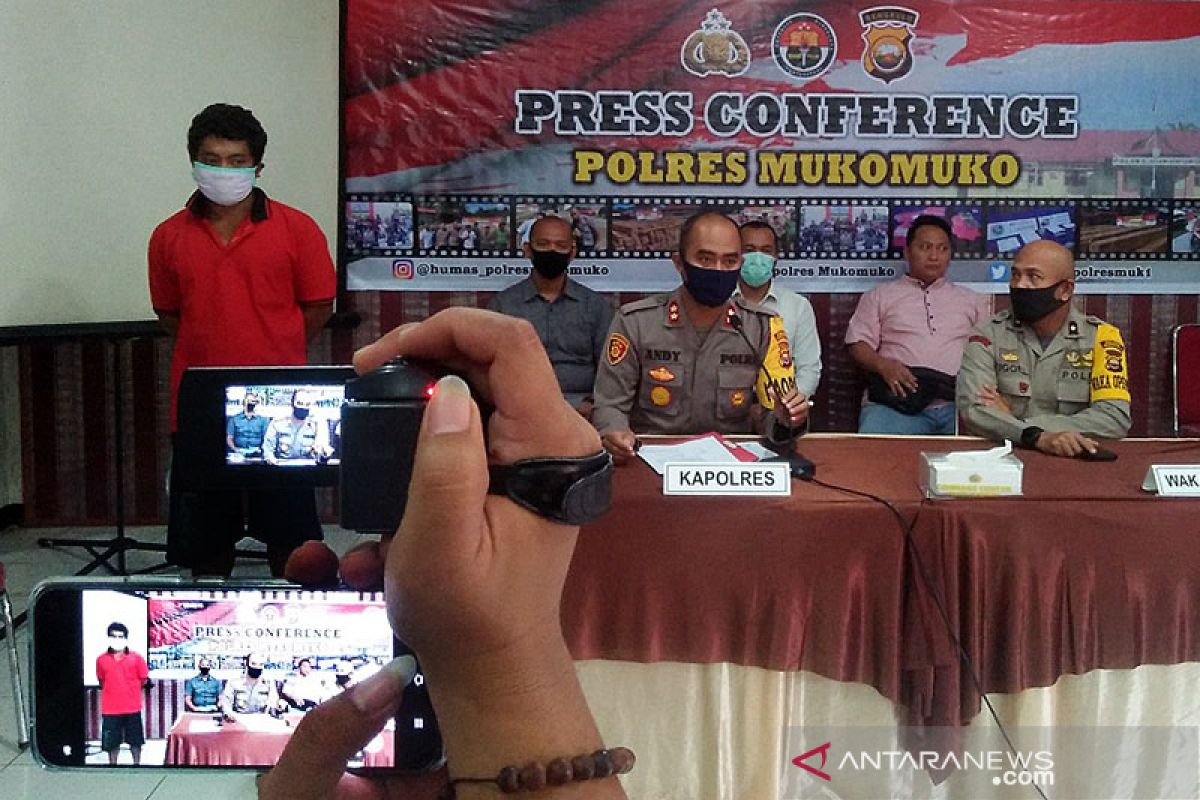 Polres Mukomuko pulangkan pemilik akun FB hina polisi